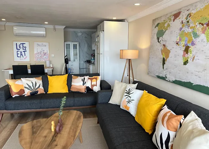 In A House With Sea View In Historical Elevator Mansion İzmir