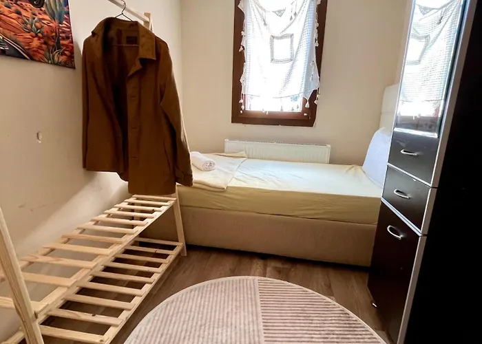 In A House With Sea View In Historical Elevator Mansion * İzmir