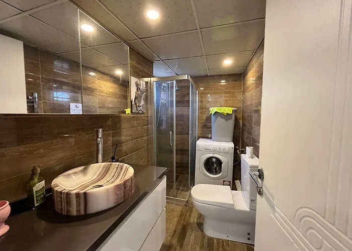 In A House With Sea View In Historical Elevator Mansion İzmir