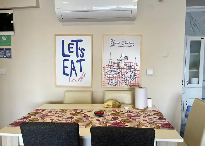 In A House With Sea View In Historical Elevator Mansion * İzmir