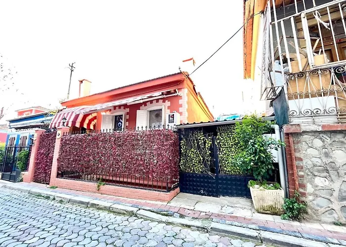 Appartement In A House With Sea View In Historical Elevator Mansion *