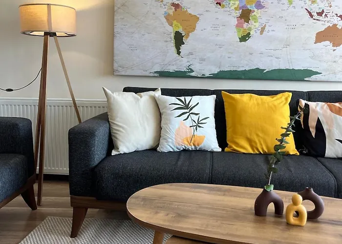 Appartement In A House With Sea View In Historical Elevator Mansion