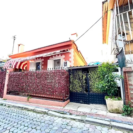 شقة In A House With Sea View In Historical Elevator Mansion *