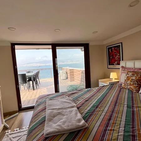 In A House With Sea View In Historical Elevator Mansion شقة *